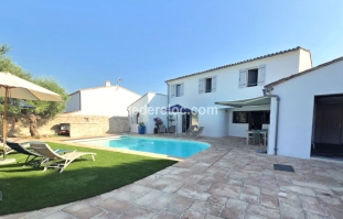 Ile de Ré:Grande villa, avec piscine chauffée, et jacuzzi, à 2 pas des plages