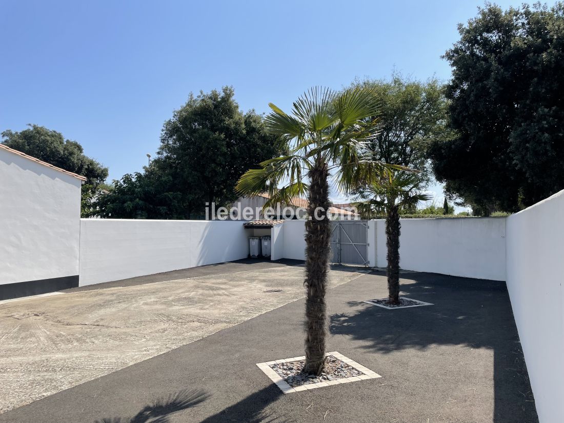 Photo 40 : EXTERIEUR d'une maison situ&eacute;e &agrave; La Couarde-sur-mer, &icirc;le de R&eacute;.