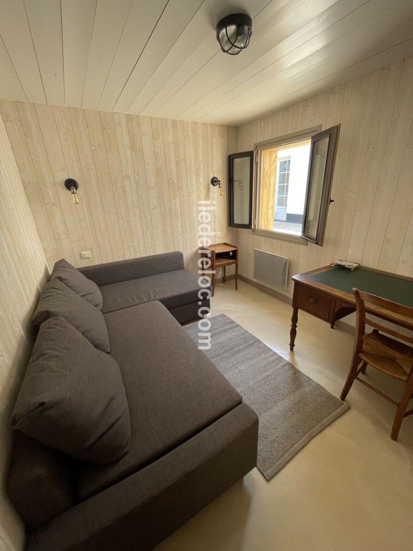 Photo 27 : BUREAU d'une maison situ&eacute;e &agrave; La Couarde-sur-mer, &icirc;le de R&eacute;.