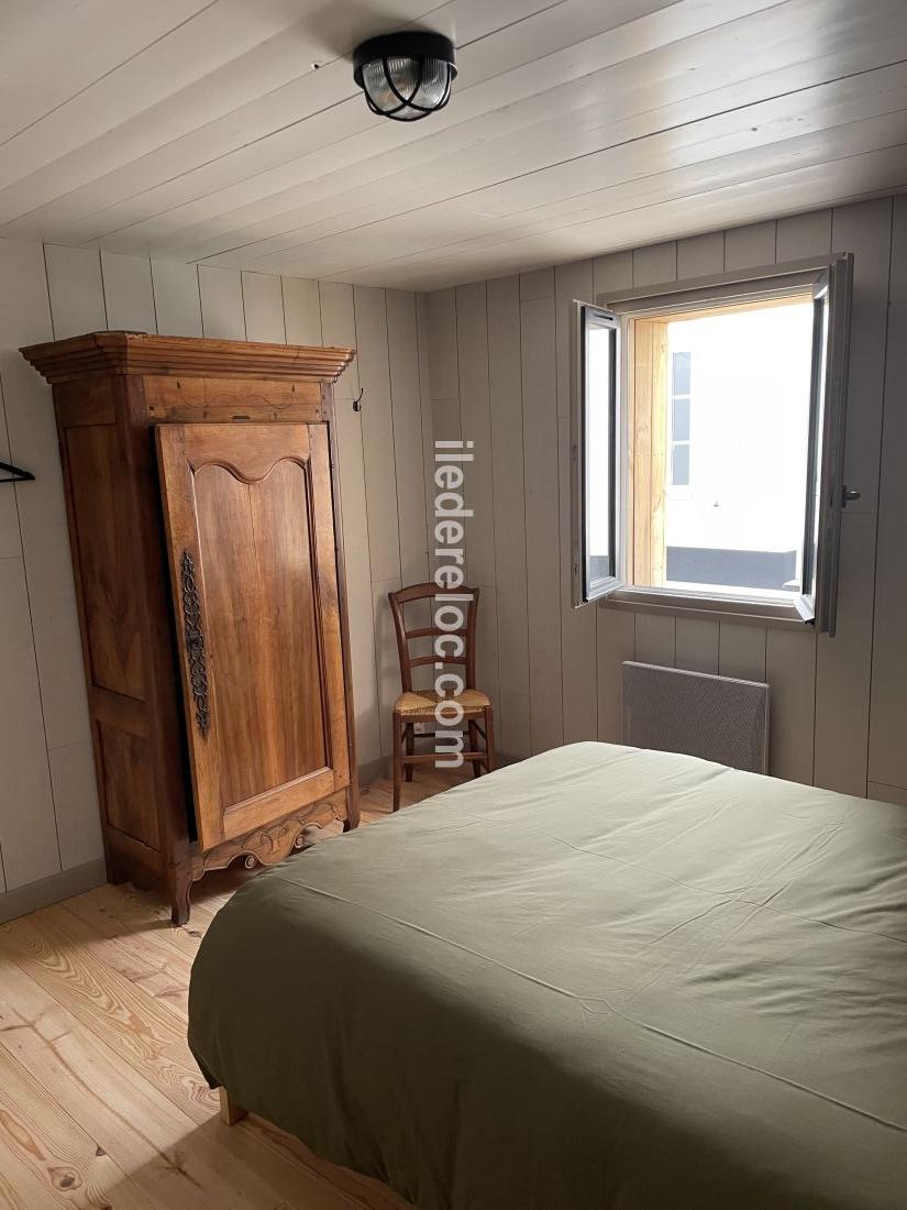 Photo 24 : CHAMBRE d'une maison situ&eacute;e &agrave; La Couarde-sur-mer, &icirc;le de R&eacute;.