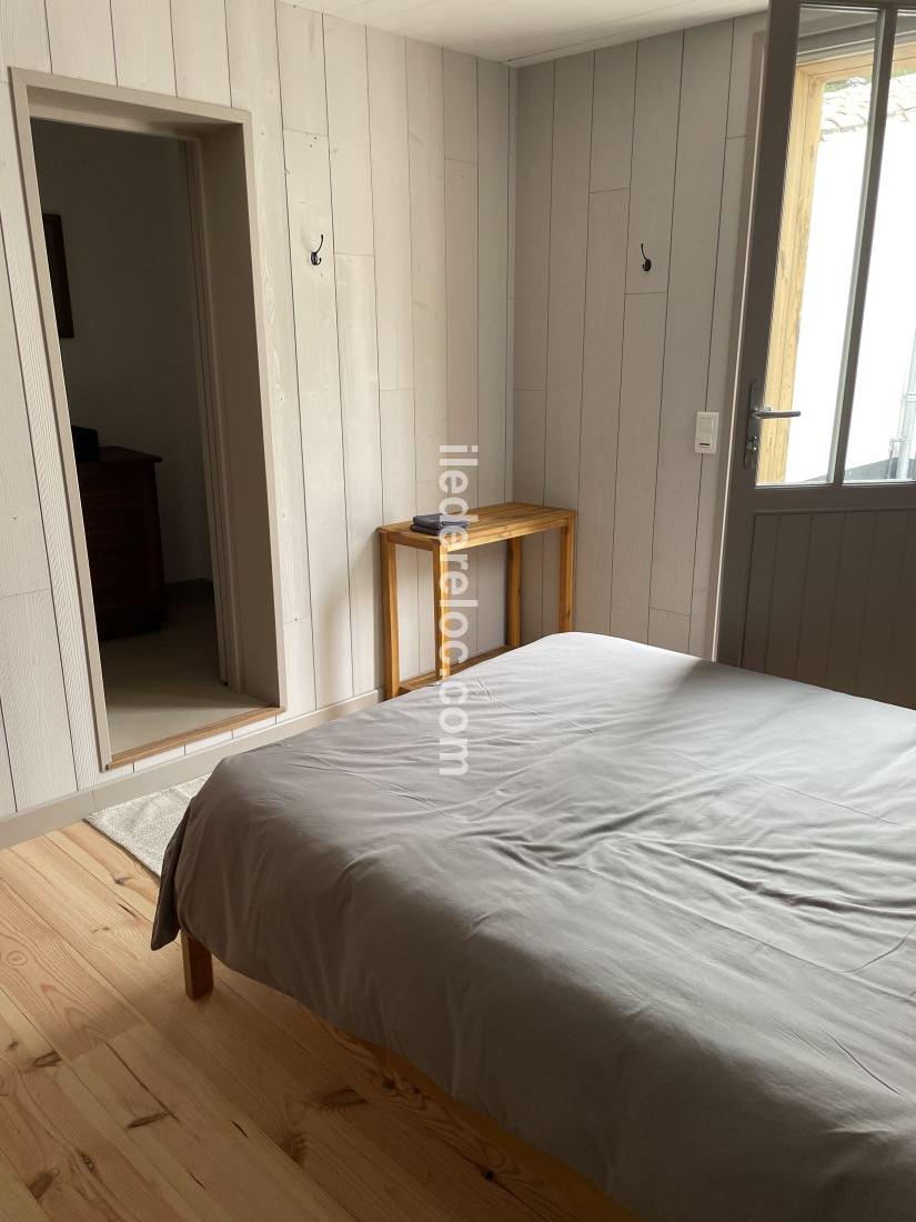 Photo 29 : CHAMBRE d'une maison situ&eacute;e &agrave; La Couarde-sur-mer, &icirc;le de R&eacute;.