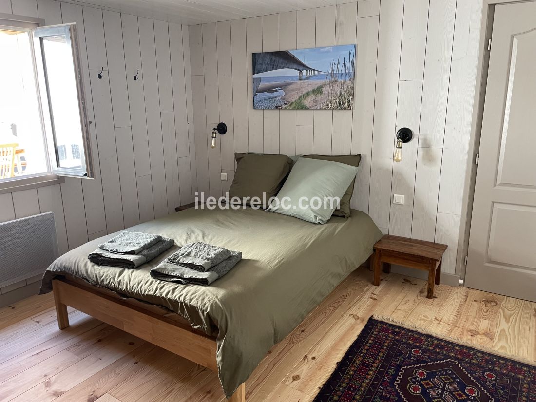 Photo 28 : CHAMBRE d'une maison situ&eacute;e &agrave; La Couarde-sur-mer, &icirc;le de R&eacute;.