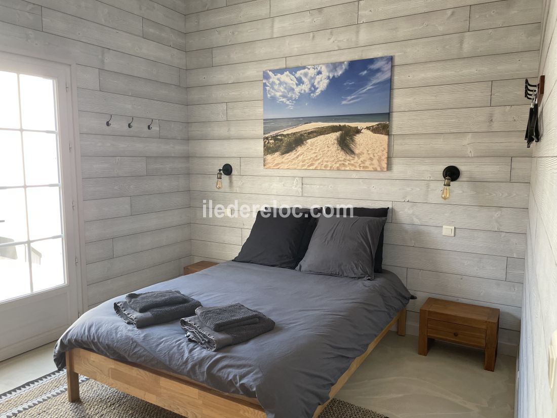 Photo 21 : CHAMBRE d'une maison situ&eacute;e &agrave; La Couarde-sur-mer, &icirc;le de R&eacute;.