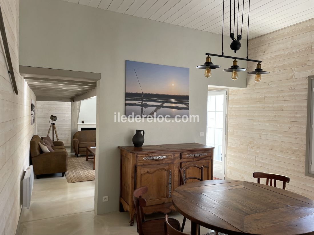 Photo 10 : SEJOUR d'une maison situ&eacute;e &agrave; La Couarde-sur-mer, &icirc;le de R&eacute;.
