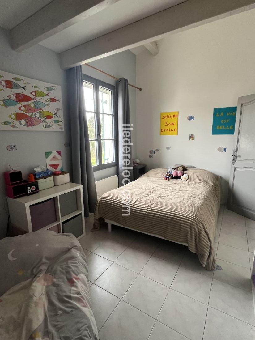 Photo 5 : CHAMBRE d'une maison situ&eacute;e &agrave; La Couarde-sur-mer, &icirc;le de R&eacute;.