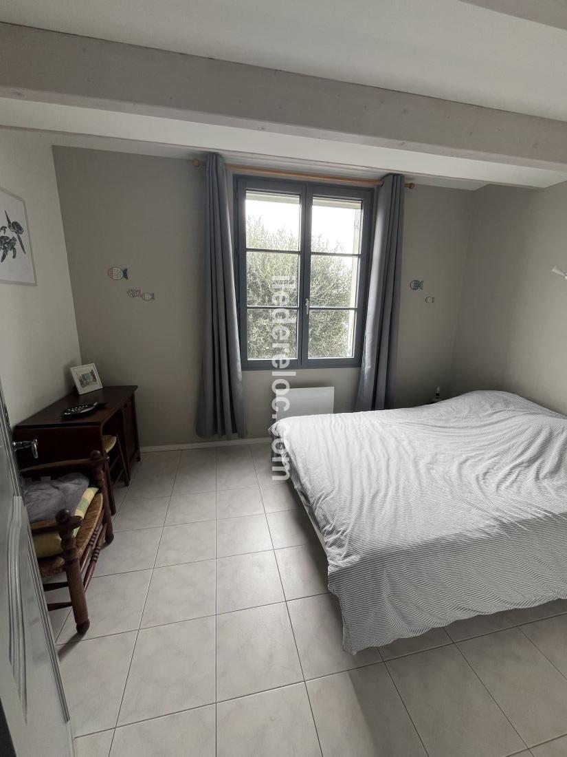 Photo 4 : CHAMBRE d'une maison situ&eacute;e &agrave; La Couarde-sur-mer, &icirc;le de R&eacute;.