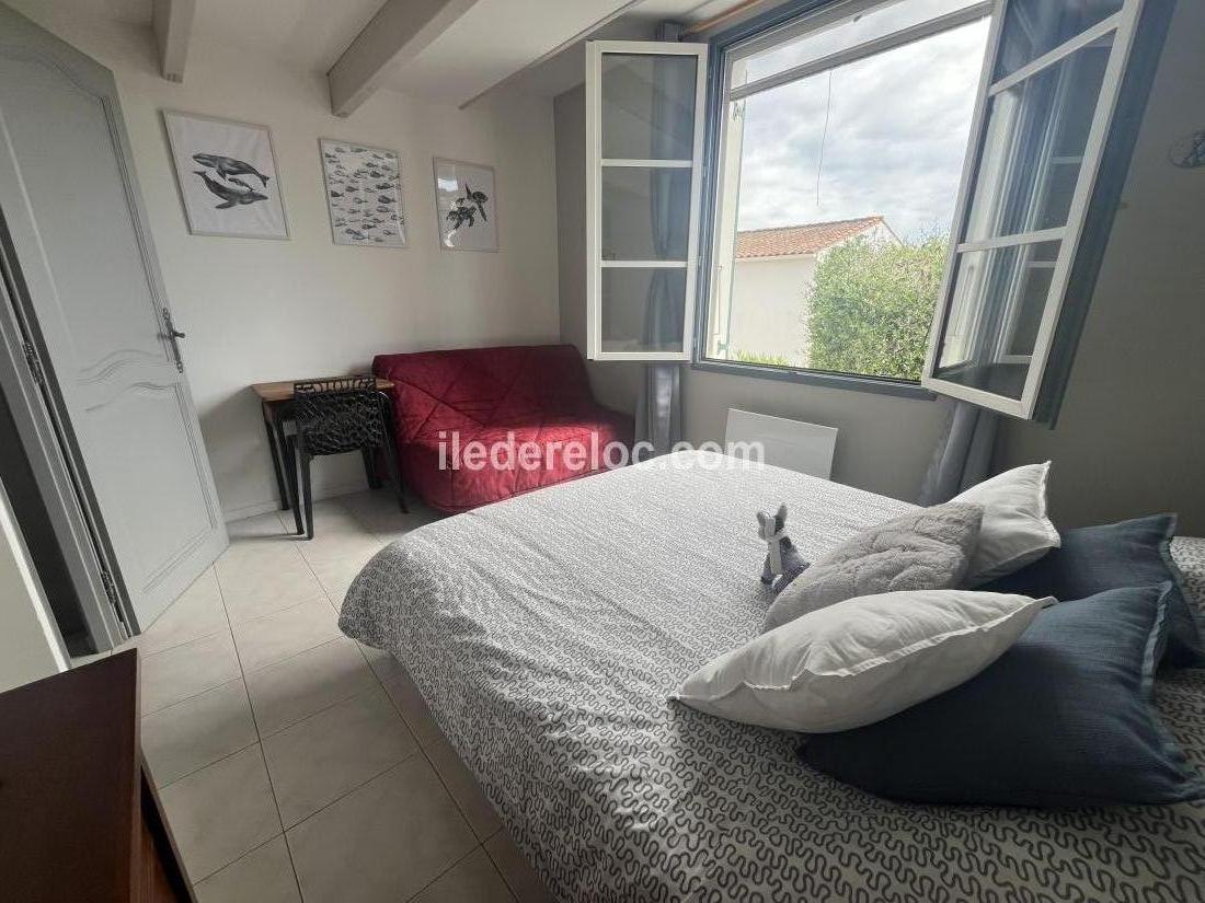 Photo 13 : CHAMBRE d'une maison situ&eacute;e &agrave; La Couarde-sur-mer, &icirc;le de R&eacute;.