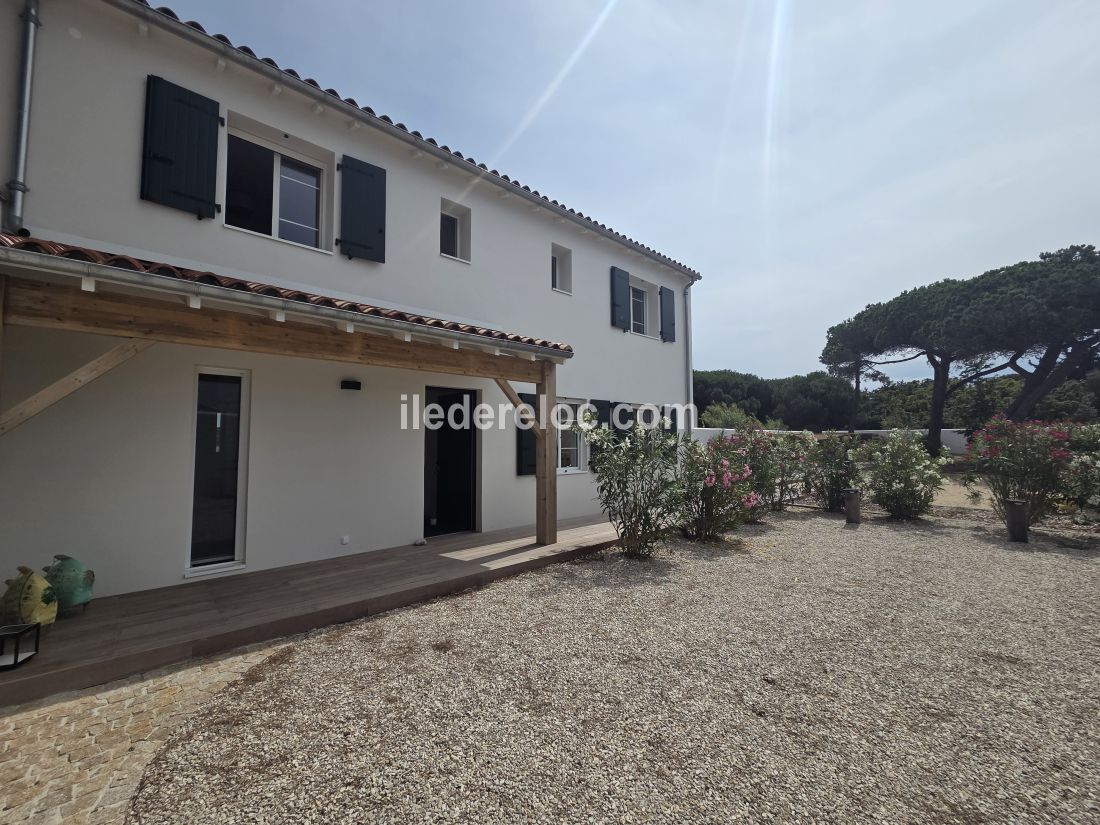 Photo 86 : EXTERIEUR d'une maison situ&eacute;e &agrave; La Couarde-sur-mer, &icirc;le de R&eacute;.