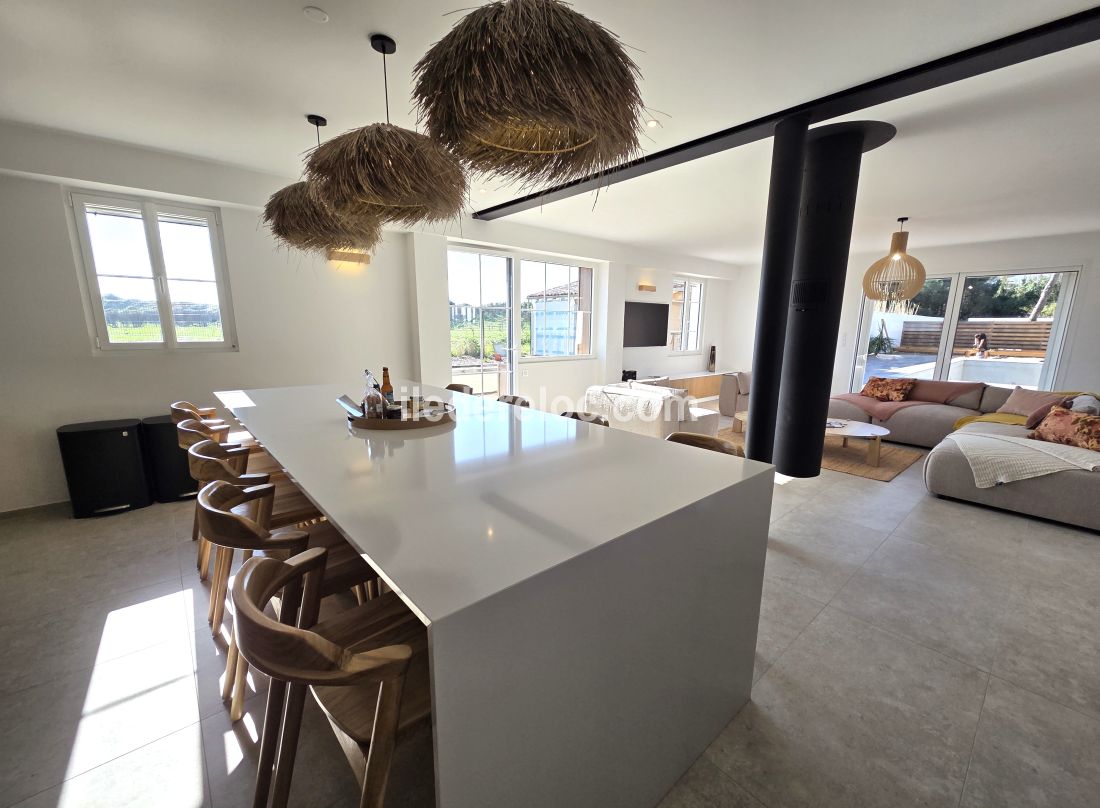 Photo 24 : CUISINE d'une maison situ&eacute;e &agrave; La Couarde-sur-mer, &icirc;le de R&eacute;.