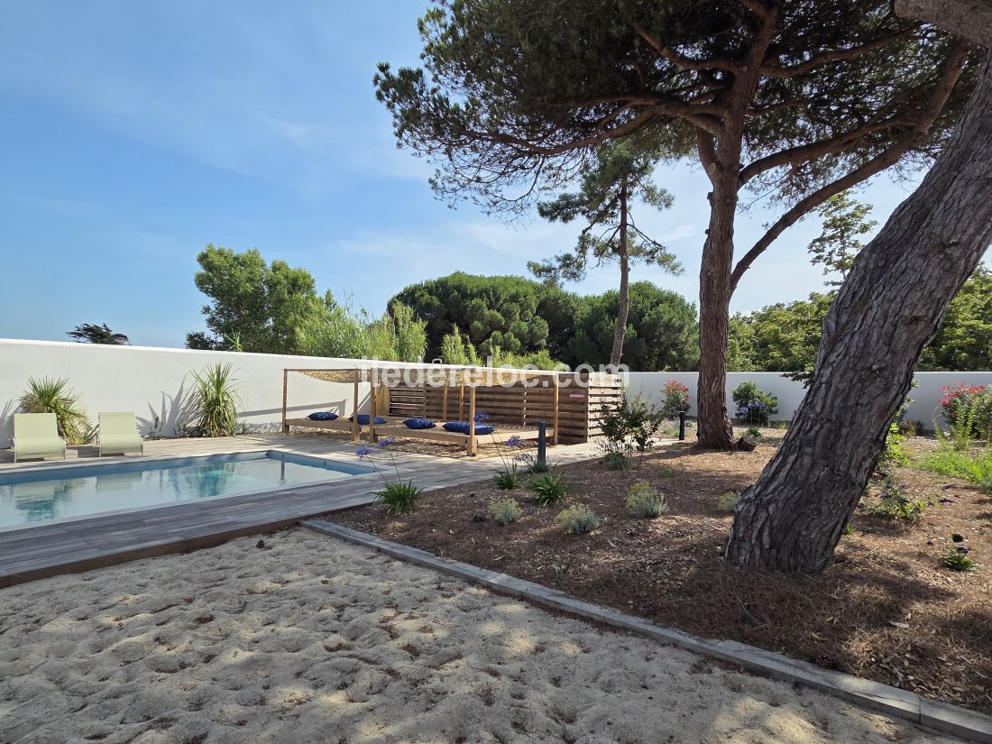 Photo 4 : JARDIN d'une maison situ&eacute;e &agrave; La Couarde-sur-mer, &icirc;le de R&eacute;.