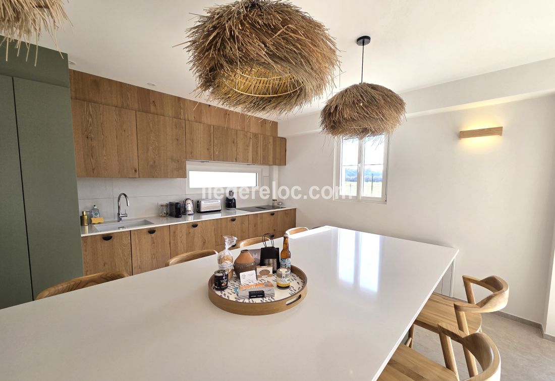 Photo 26 : CUISINE d'une maison situ&eacute;e &agrave; La Couarde-sur-mer, &icirc;le de R&eacute;.