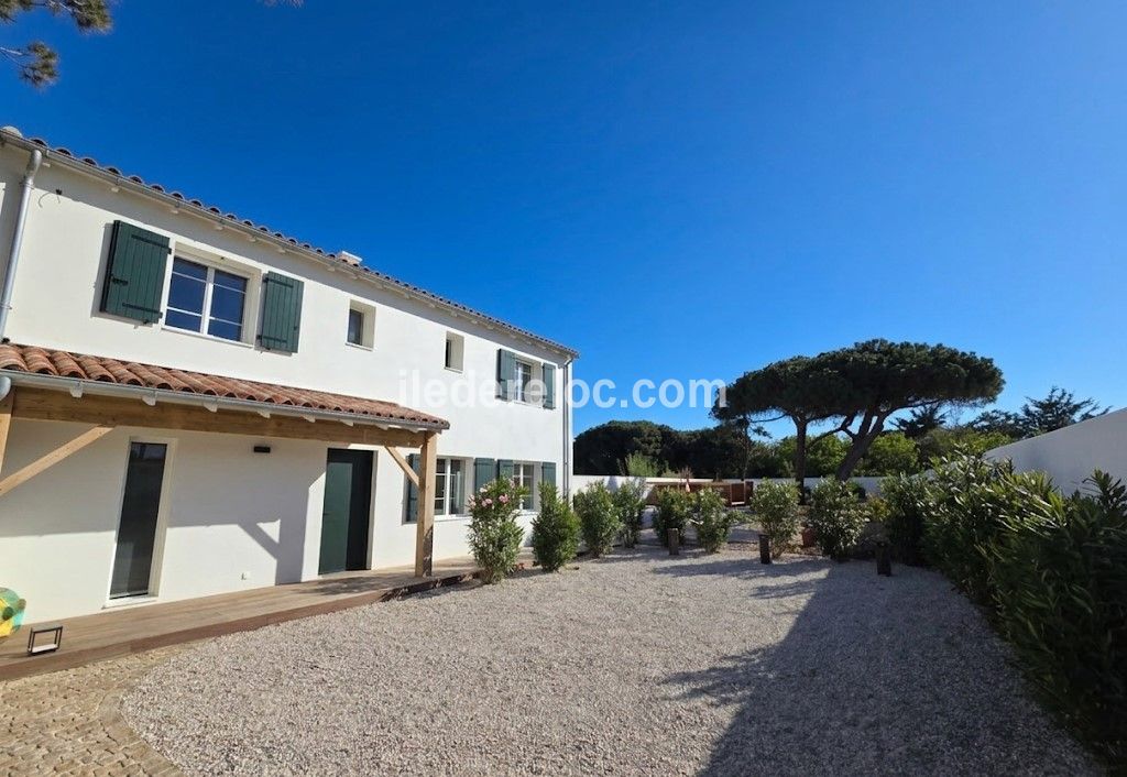 Photo 7 : EXTERIEUR d'une maison situ&eacute;e &agrave; La Couarde-sur-mer, &icirc;le de R&eacute;.