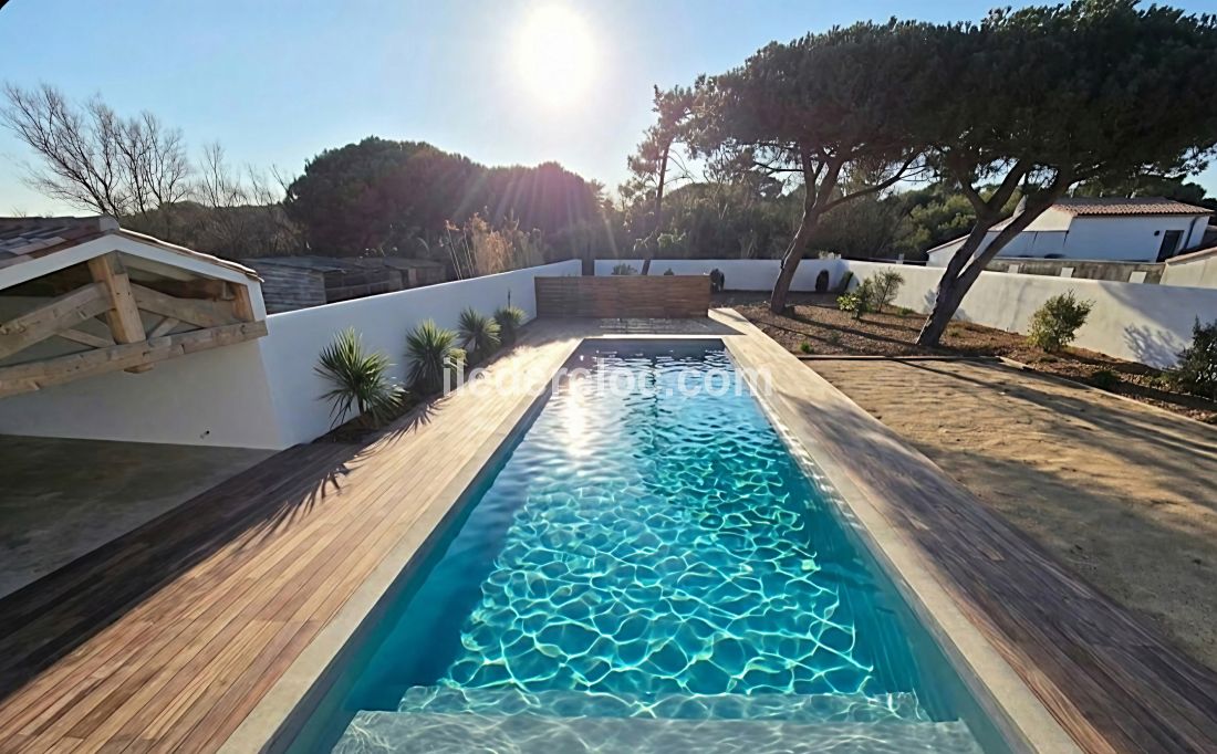 Photo 4 : PISCINE d'une maison situ&eacute;e &agrave; La Couarde-sur-mer, &icirc;le de R&eacute;.