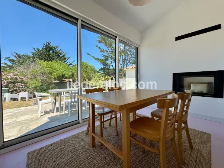 Photo 5 : CUISINE d'une maison situ&eacute;e &agrave; Sainte-Marie-de-R&eacute;, &icirc;le de R&eacute;.