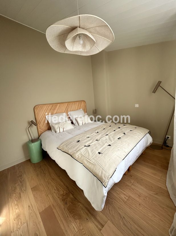 Photo 6 : CHAMBRE d'une maison situ&eacute;e &agrave; Le Bois-Plage-en-R&eacute;, &icirc;le de R&eacute;.