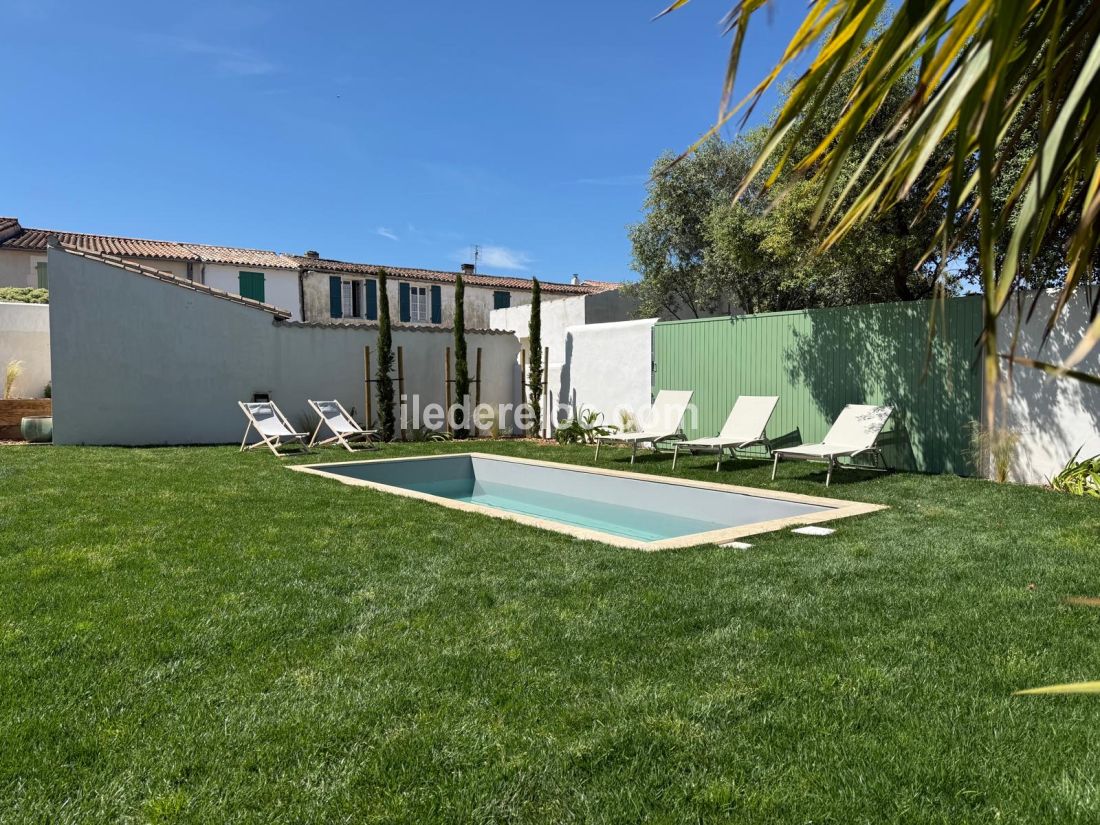 Photo 29 : JARDIN d'une maison situ&eacute;e &agrave; Le Bois-Plage-en-R&eacute;, &icirc;le de R&eacute;.