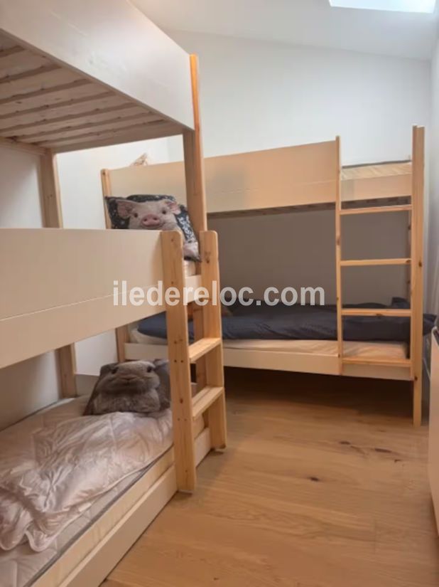 Photo 8 : CHAMBRE d'une maison situ&eacute;e &agrave; Saint-Cl&eacute;ment-des-Baleines, &icirc;le de R&eacute;.