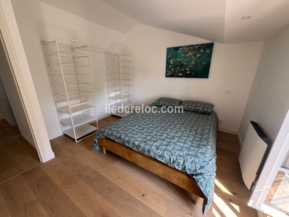 Photo 7 : CHAMBRE d'une maison situ&eacute;e &agrave; Saint-Cl&eacute;ment-des-Baleines, &icirc;le de R&eacute;.