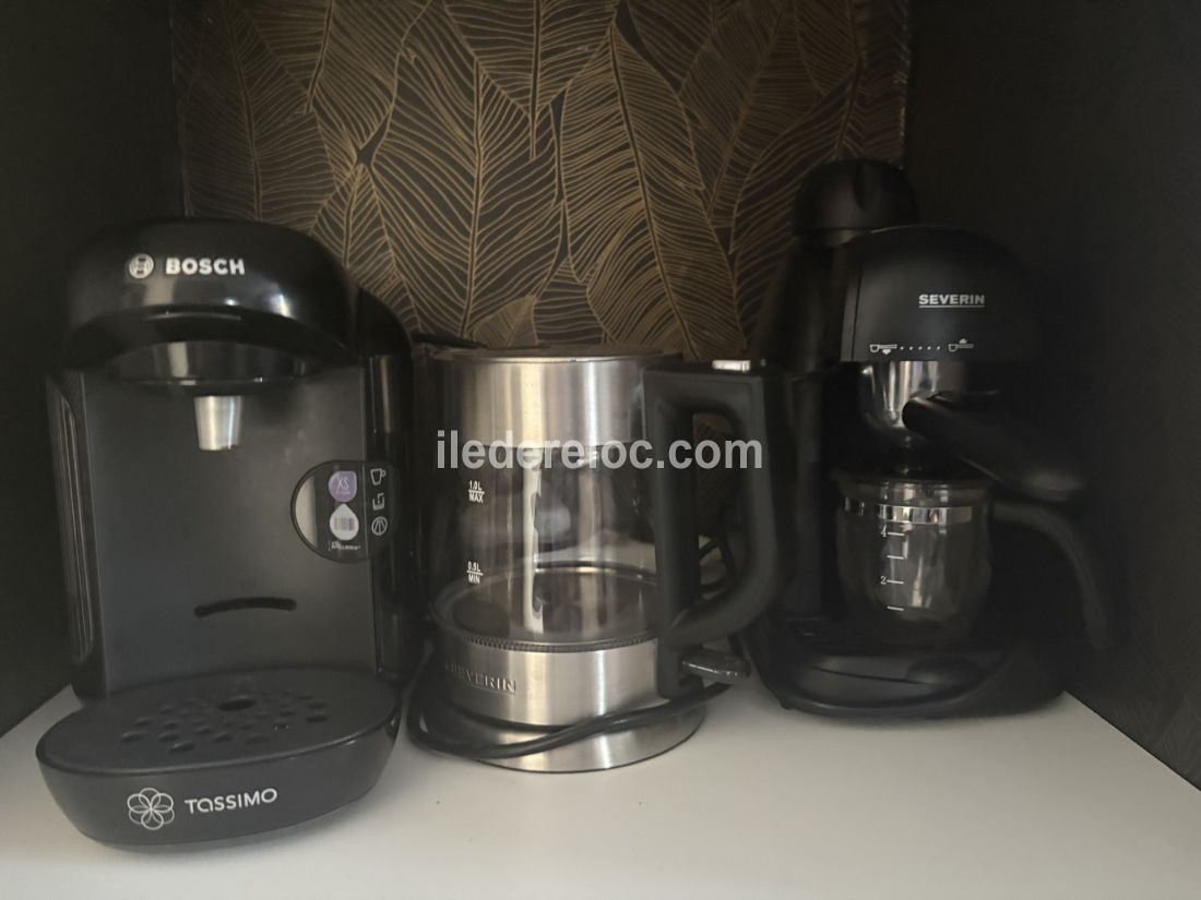 Photo 16 : CUISINE d'une maison situ&eacute;e &agrave; La Flotte-en-R&eacute;, &icirc;le de R&eacute;.