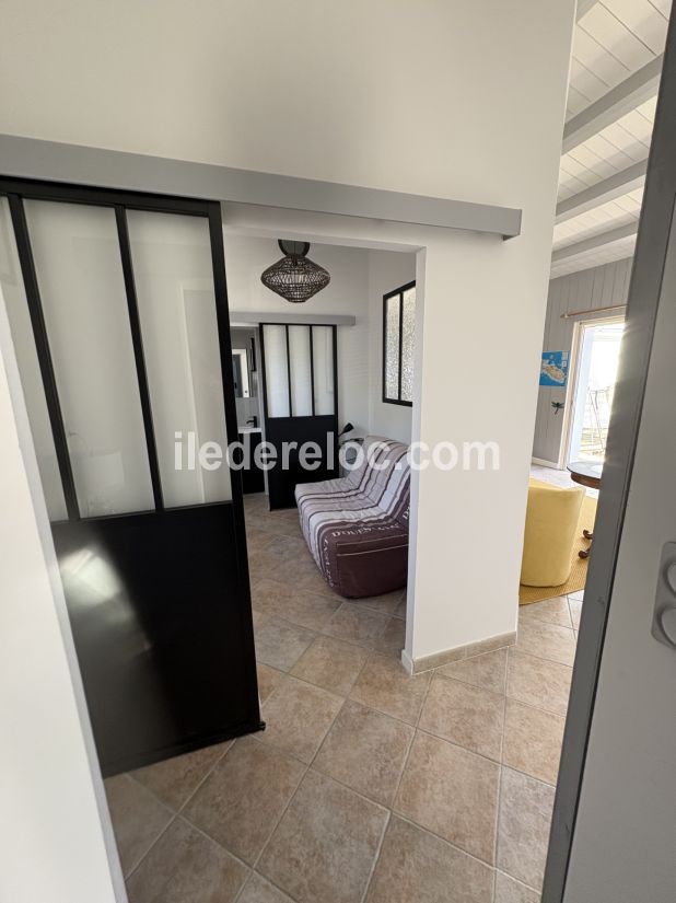 Photo 12 : CHAMBRE d'une maison situ&eacute;e &agrave; La Flotte-en-R&eacute;, &icirc;le de R&eacute;.