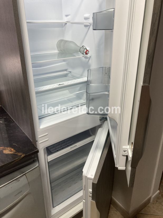 Photo 15 : CUISINE d'une maison situ&eacute;e &agrave; La Flotte-en-R&eacute;, &icirc;le de R&eacute;.