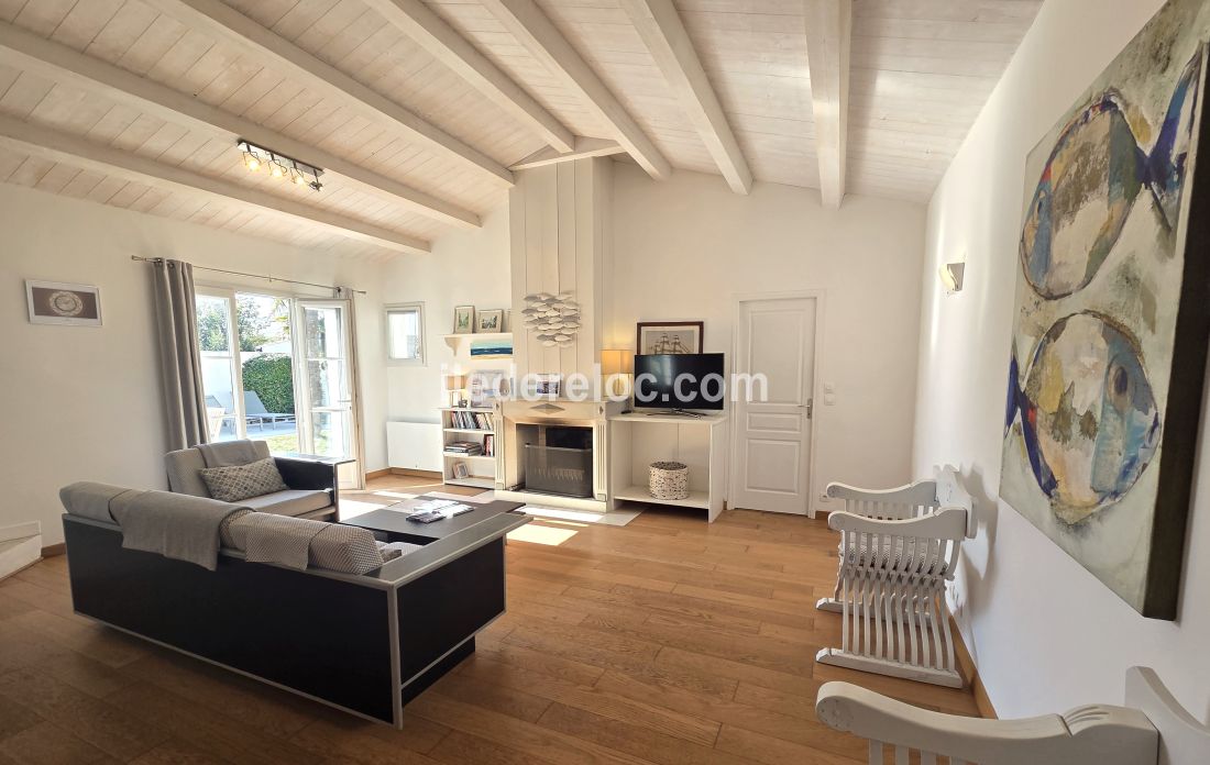 Photo 9 : SEJOUR d'une maison situ&eacute;e &agrave; Le Bois-Plage-en-R&eacute;, &icirc;le de R&eacute;.