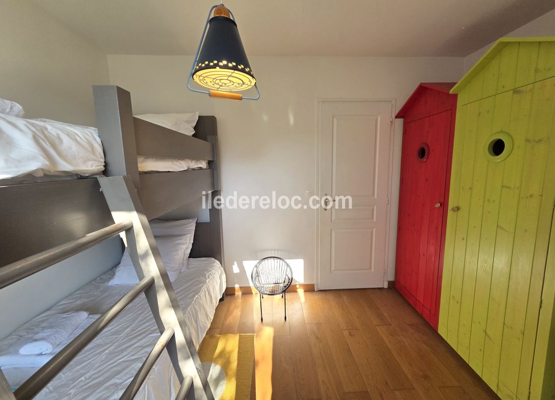 Photo 35 : CHAMBRE d'une maison situ&eacute;e &agrave; Le Bois-Plage-en-R&eacute;, &icirc;le de R&eacute;.