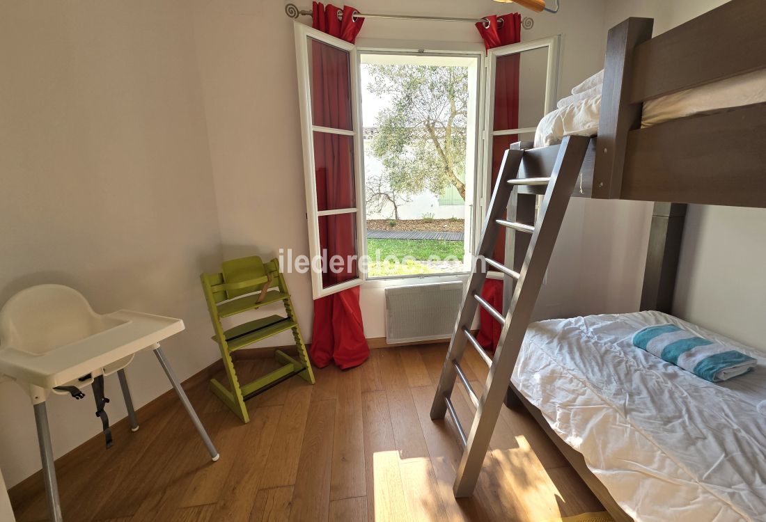 Photo 36 : CHAMBRE d'une maison situ&eacute;e &agrave; Le Bois-Plage-en-R&eacute;, &icirc;le de R&eacute;.