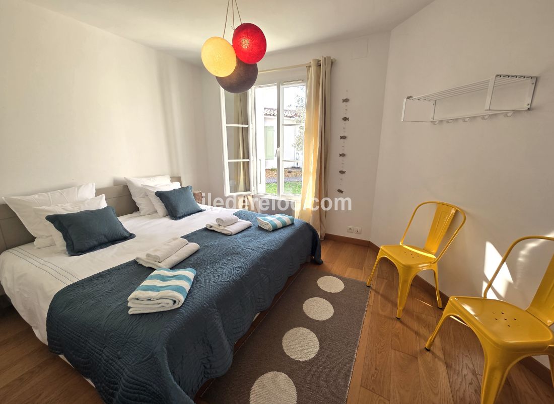 Photo 37 : CHAMBRE d'une maison situ&eacute;e &agrave; Le Bois-Plage-en-R&eacute;, &icirc;le de R&eacute;.