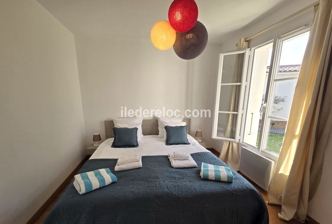 Photo 38 : CHAMBRE d'une maison situ&eacute;e &agrave; Le Bois-Plage-en-R&eacute;, &icirc;le de R&eacute;.