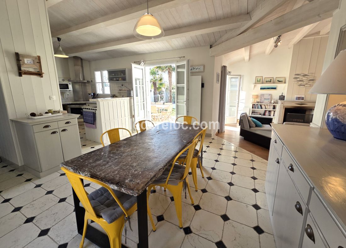 Photo 16 : SEJOUR d'une maison situ&eacute;e &agrave; Le Bois-Plage-en-R&eacute;, &icirc;le de R&eacute;.
