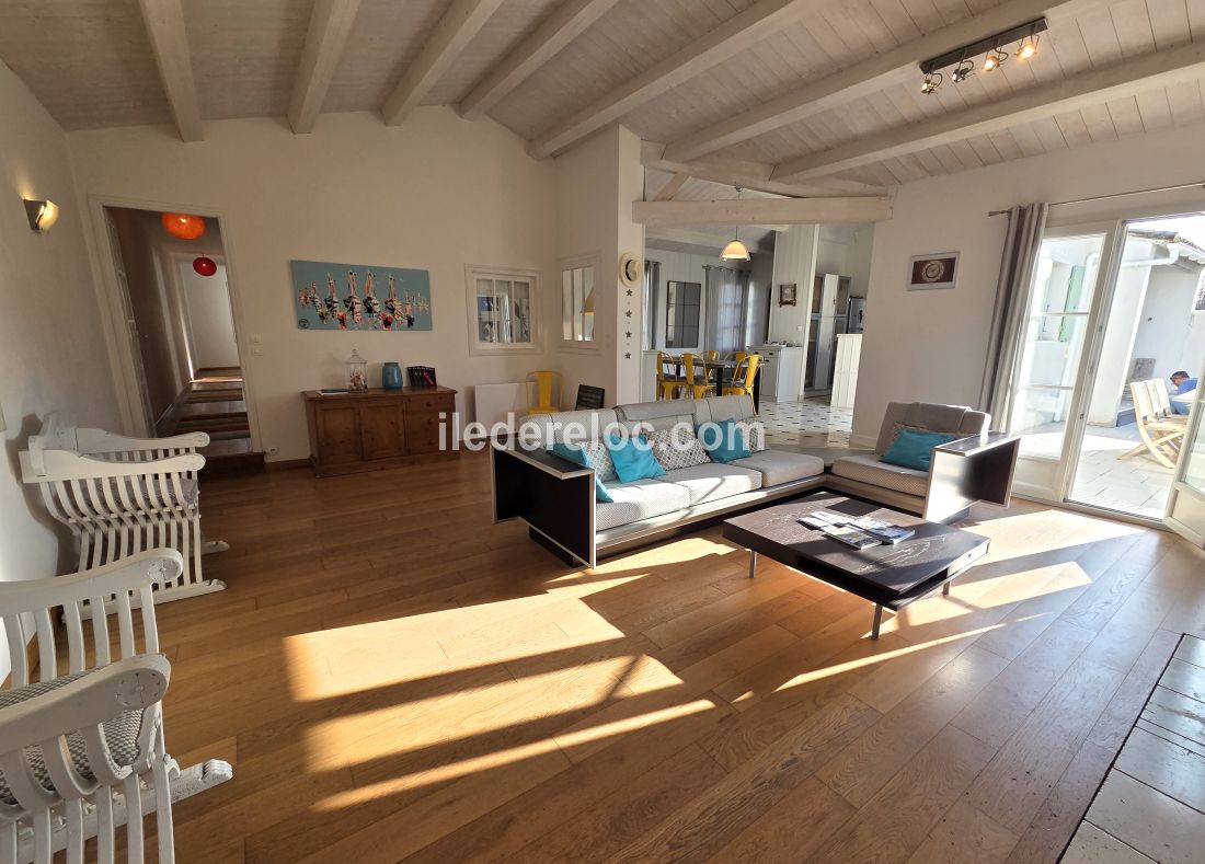 Photo 14 : SEJOUR d'une maison situ&eacute;e &agrave; Le Bois-Plage-en-R&eacute;, &icirc;le de R&eacute;.