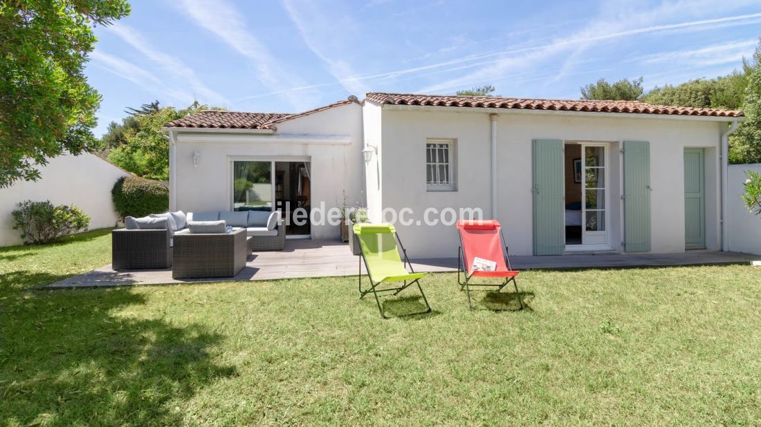 Photo 6 : TERRASSE d'une maison situ&eacute;e &agrave; Les Portes-en-R&eacute;, &icirc;le de R&eacute;.