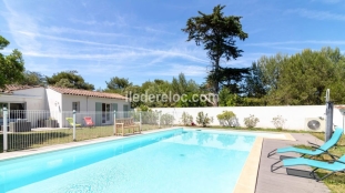 Ile de Ré:Villa familiale 4 ch. plain-pied piscine terrain clos 270 m plage 550 m golf