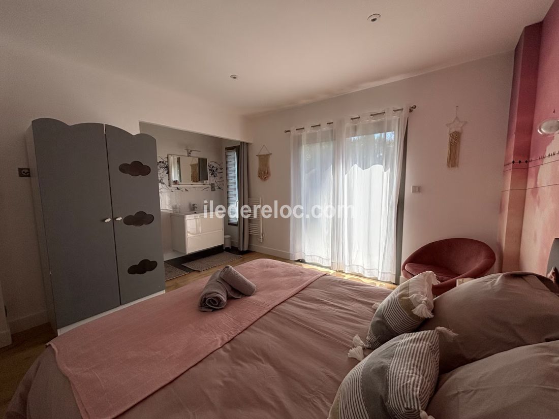 Photo 23 : CHAMBRE d'une maison situ&eacute;e &agrave; Rivedoux-Plage, &icirc;le de R&eacute;.