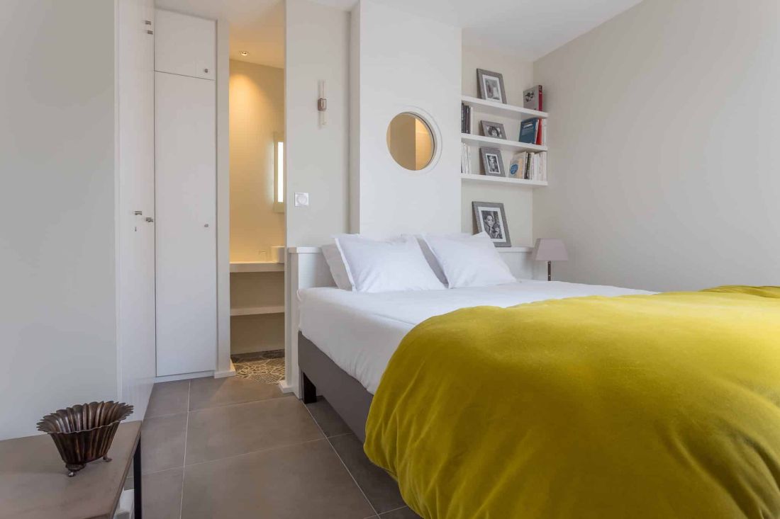 Photo 14 : CHAMBRE d'une maison situ&eacute;e &agrave; Ars en R&eacute;, &icirc;le de R&eacute;.