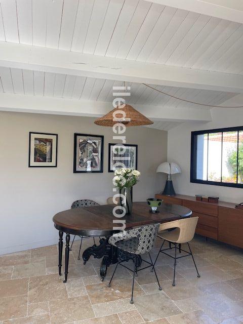 Photo 8 : SEJOUR d'une maison situ&eacute;e &agrave; Saint-Martin-de-R&eacute;, &icirc;le de R&eacute;.