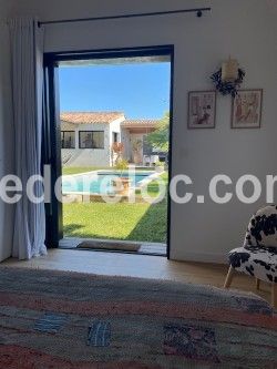 Photo 17 : CHAMBRE d'une maison situ&eacute;e &agrave; Saint-Martin-de-R&eacute;, &icirc;le de R&eacute;.