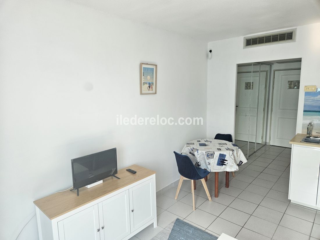 Photo 5 : NC d'une maison situ&eacute;e &agrave; Ars en R&eacute;, &icirc;le de R&eacute;.