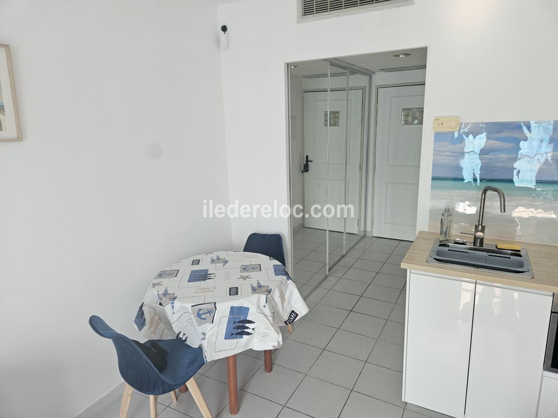 Photo 6 : NC d'une maison situ&eacute;e &agrave; Ars en R&eacute;, &icirc;le de R&eacute;.