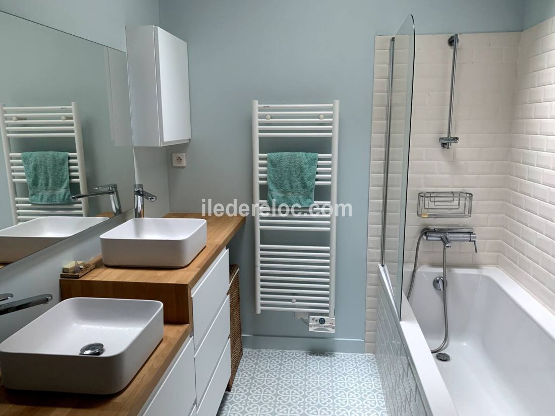 Photo 12 : NC d'une maison situ&eacute;e &agrave; Sainte-Marie-de-R&eacute;, &icirc;le de R&eacute;.