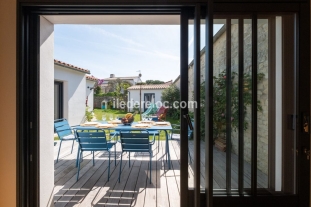 Ile de Ré:Nouveau! ancien chai rénové centre village proche de la mer