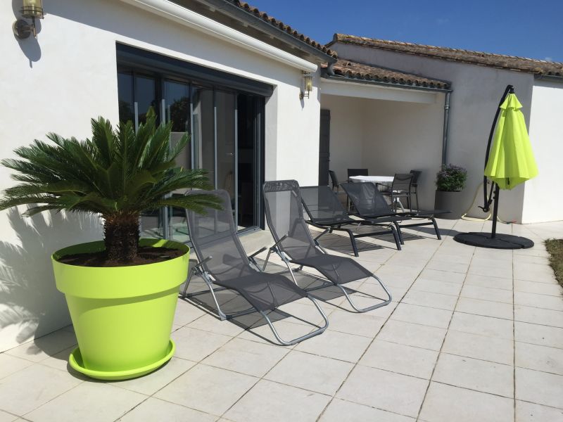 Photo 1 : EXTERIEUR d'une maison située à Le Bois-Plage, île de Ré.