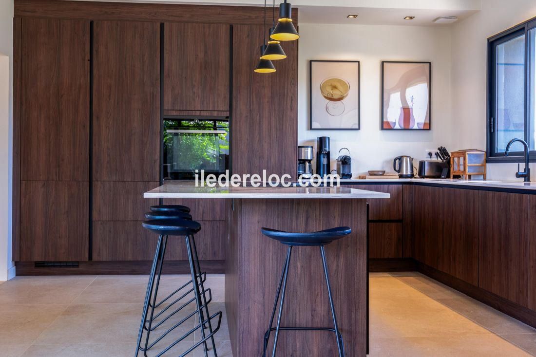 Photo 10 : CUISINE d'une maison situ&eacute;e &agrave; La Couarde-sur-mer, &icirc;le de R&eacute;.