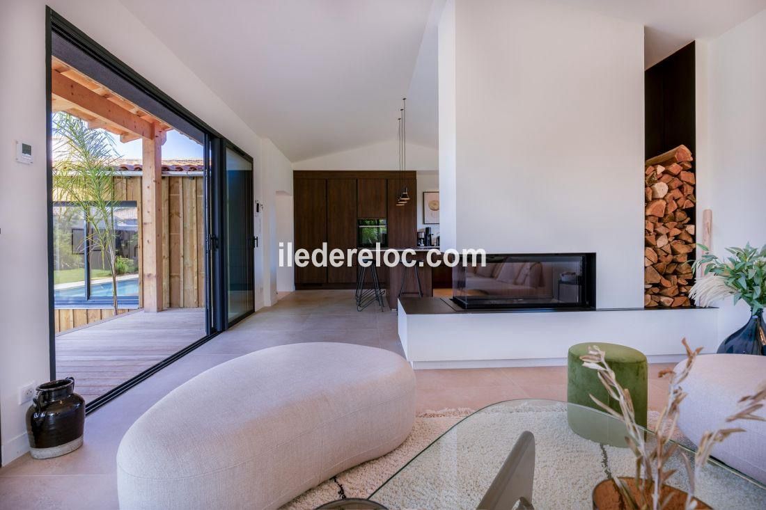 Photo 18 : SEJOUR d'une maison situ&eacute;e &agrave; La Couarde-sur-mer, &icirc;le de R&eacute;.