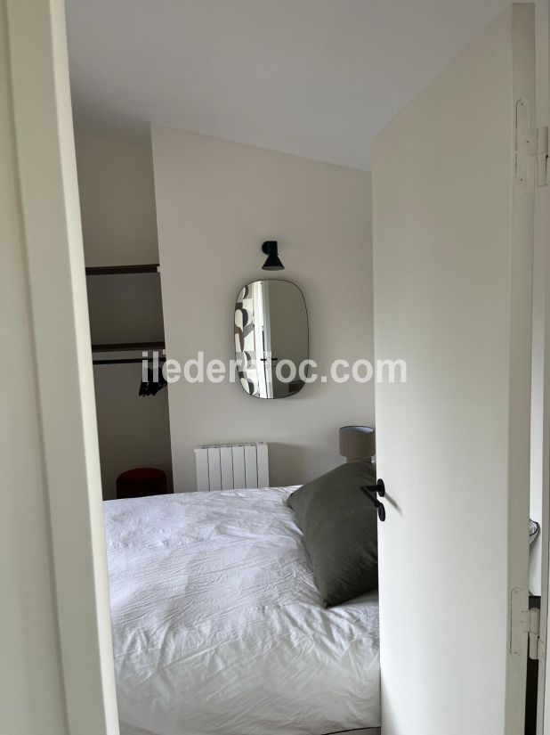 Photo 6 : CHAMBRE d'une maison situ&eacute;e &agrave; La Couarde-sur-mer, &icirc;le de R&eacute;.