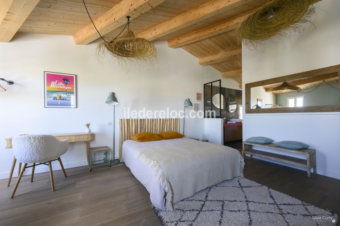 Photo 22 : CHAMBRE d'une maison situ&eacute;e &agrave; Le Bois-Plage-en-R&eacute;, &icirc;le de R&eacute;.