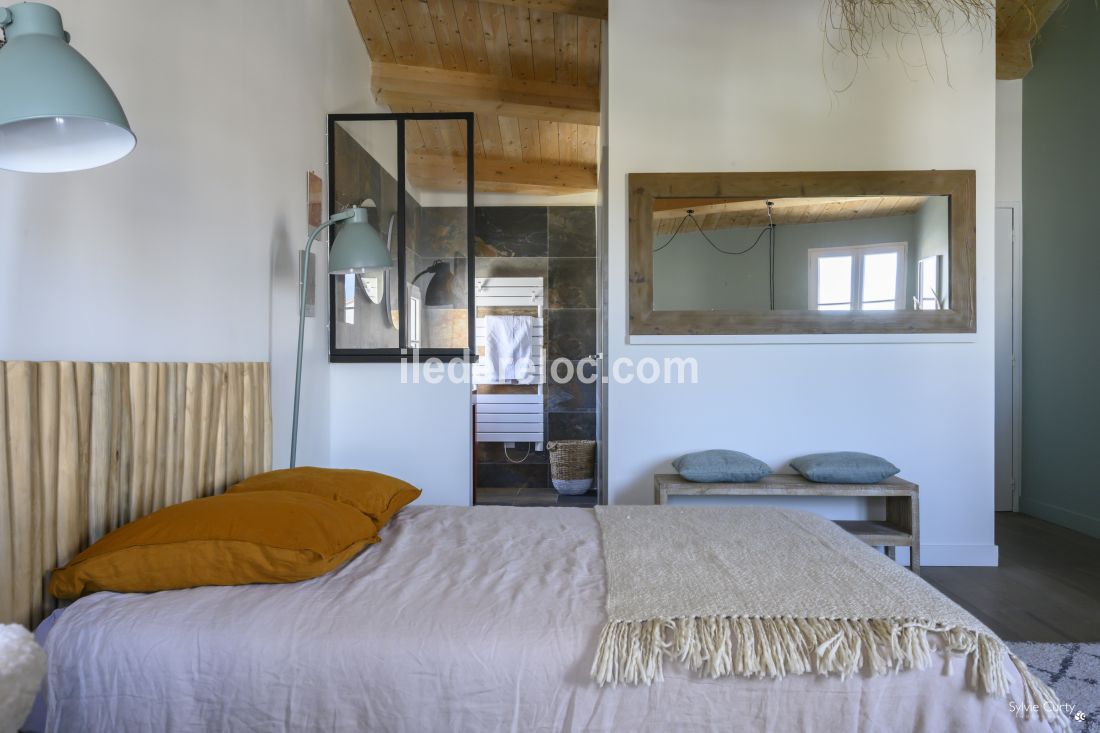 Photo 25 : CHAMBRE d'une maison situ&eacute;e &agrave; Le Bois-Plage-en-R&eacute;, &icirc;le de R&eacute;.