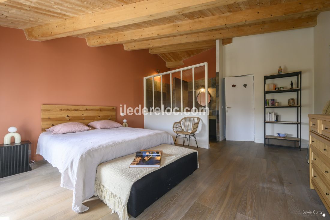 Photo 30 : CHAMBRE d'une maison situ&eacute;e &agrave; Le Bois-Plage-en-R&eacute;, &icirc;le de R&eacute;.