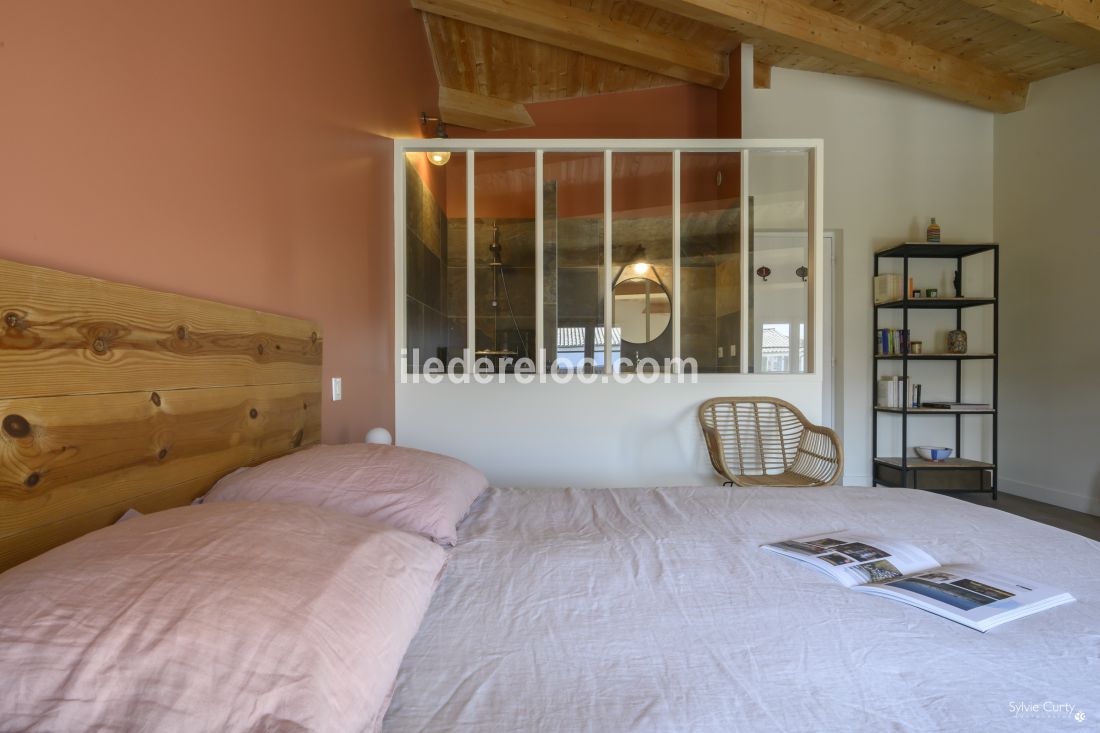 Photo 33 : CHAMBRE d'une maison situ&eacute;e &agrave; Le Bois-Plage-en-R&eacute;, &icirc;le de R&eacute;.